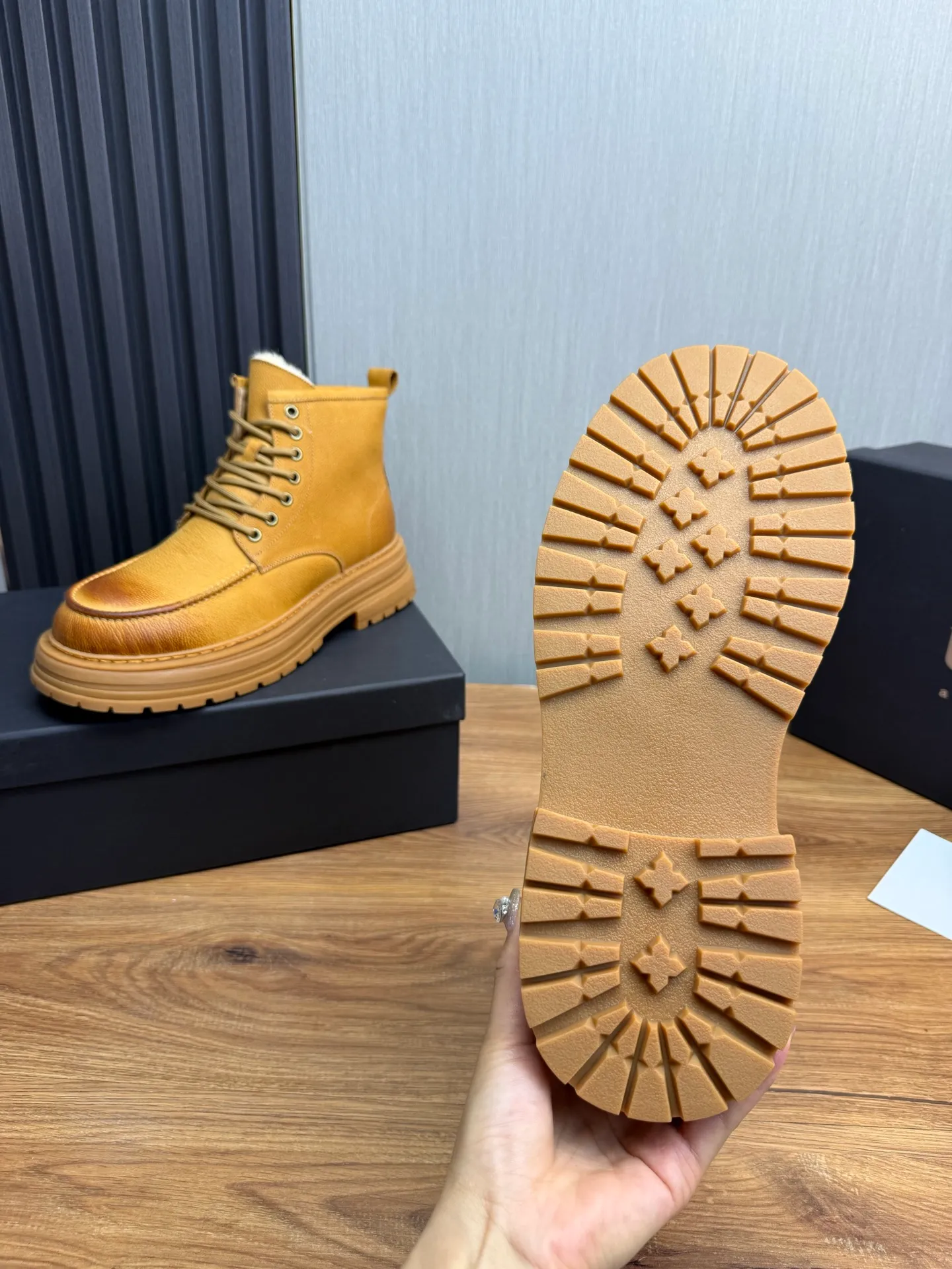 Factory price 680💰 [UGG] Men's hot winter warm boots🐑Simple and fashionable design, cowhide➕comfortable and warm wool lining. Soft and comfortable to wear, good warmth retention, and excellent foot feel. Regular size 38-45